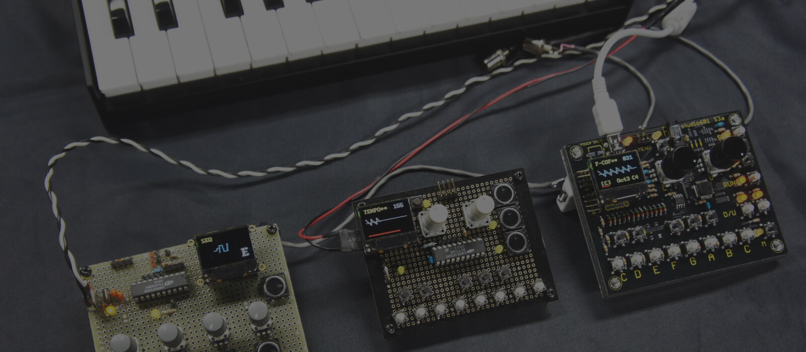 DIE GESCHICHTE DER ENTWICKLUNG DES 8-BIT CPU SYNTH